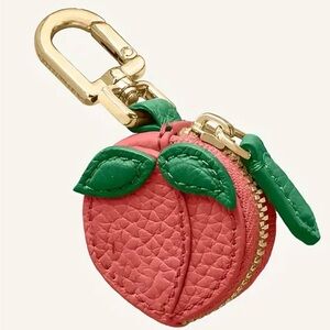 Cute Peach Shaped Keychain AirTag AirPod holder bag charm NEW